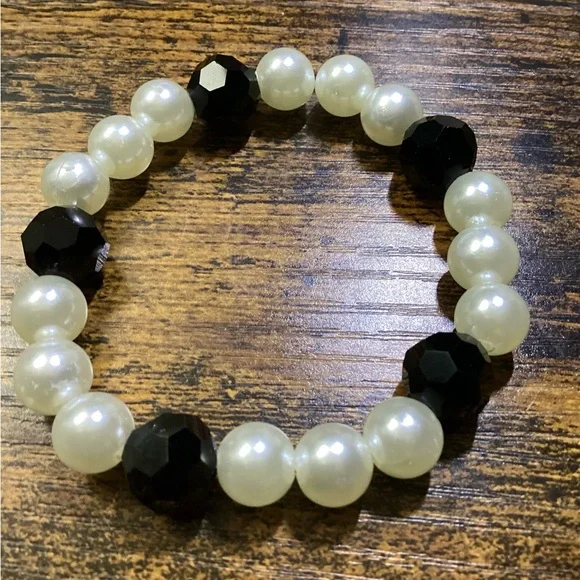 Bracelets - Picture 6 of 6